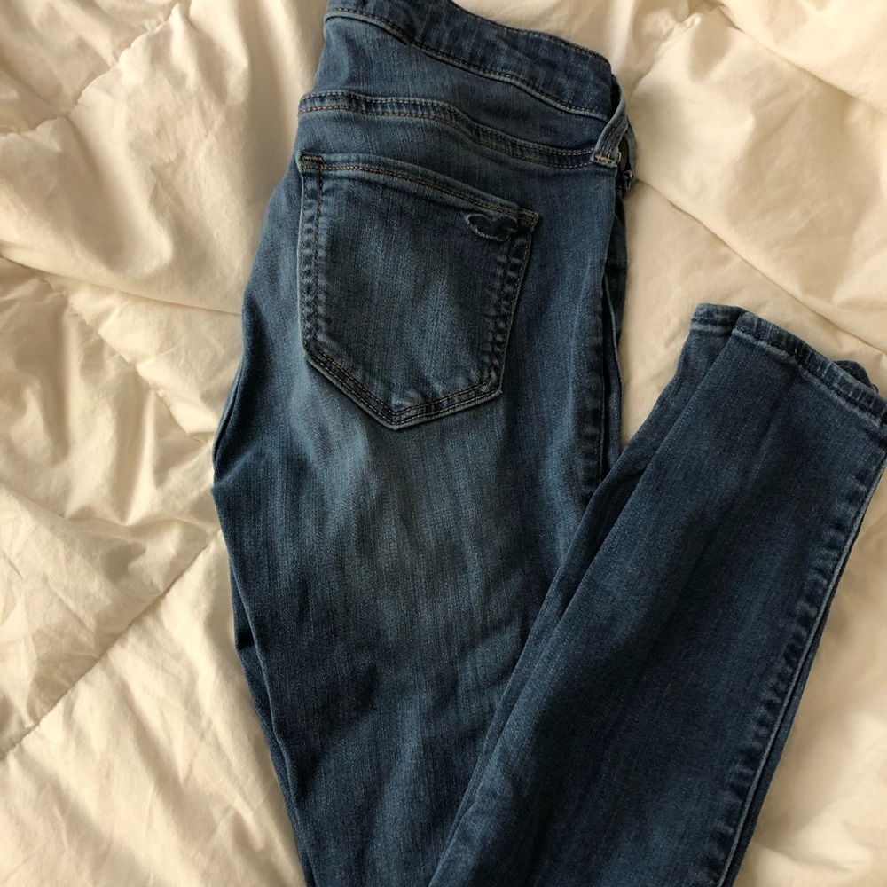 Holister low rise jean leggings ripped medium wash